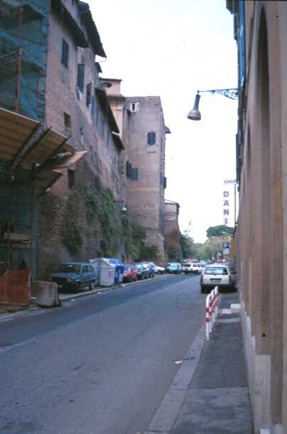 Area 156: le abitazioni sorte al di sopra del tratto Ah delle mura Aureliane
