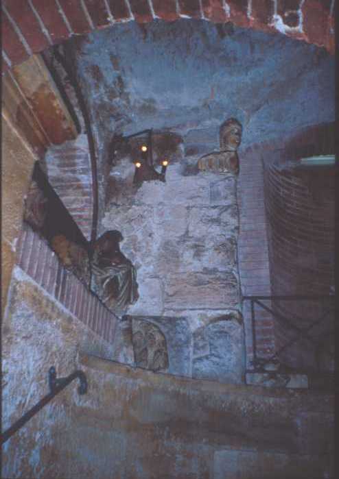 Area 5635: i resti del Teatro di Pompeo visibili all'interno del ristorante 'Pancrazio'