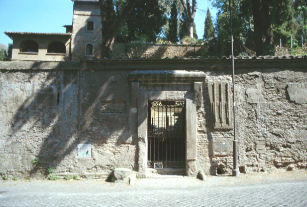 Area 755: l'ingresso all'area del sepolcro degli Scipioni