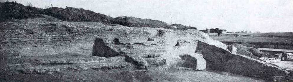 Vista da NO degli scavi della villa (Quilici 1974, p.523, f.1111b)