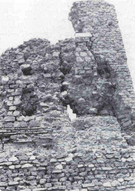 Tor Spaccata: particolare dei restauri medioevali sulla parete SE, con angolo rifatto nel  XII secolo (Quilici 1974, p.767, f.1752)