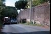 Area 3908: il muro di recinzione di Villa Senni in via della Covona